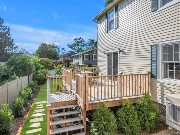 2 Smull Lane, Port Washington NY 11050