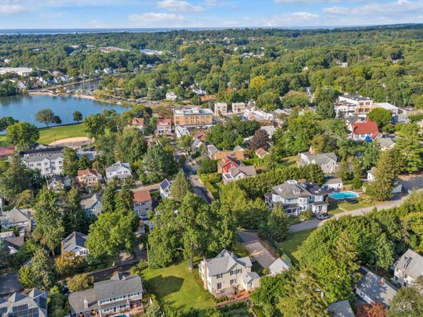 2 Smull Lane, Port Washington NY 11050