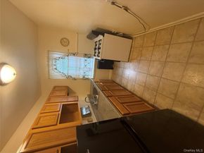 1543 Central Park Avenue F8, Yonkers NY 10710
