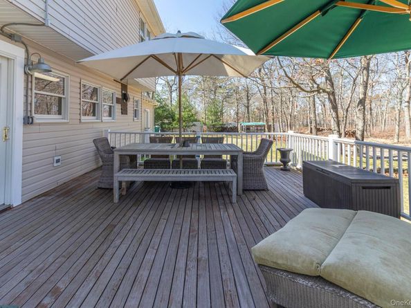 6 Bayview Terrace, Hampton Bays NY 11946