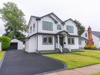 13 Garden Boulevard