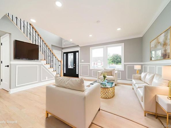 13 Garden Boulevard, Hicksville NY 11801
