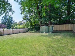306 Hutchinson Boulevard, Fleetwood NY 10552