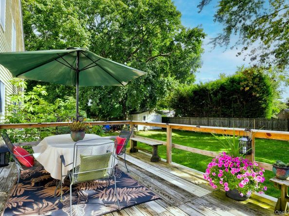 4 E Hill Drive, Smithtown NY 11787