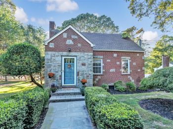 81 Beach Road