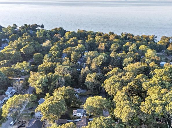 81 Beach Road, Wading River NY 11792