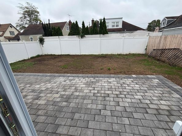 399 Hawthorne Avenue, Uniondale NY 11553