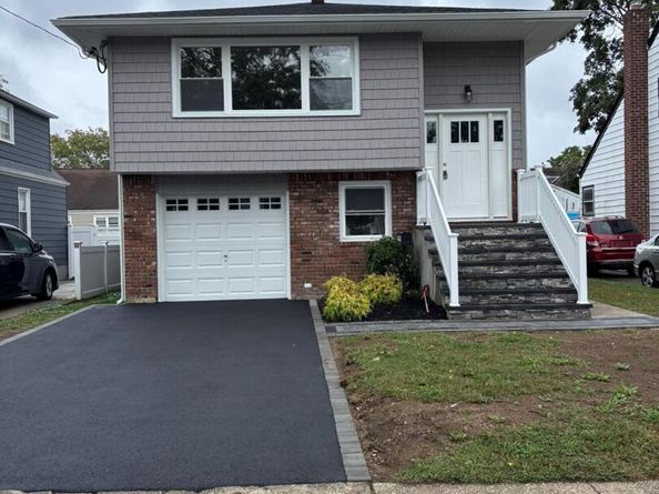 399 Hawthorne Avenue, Uniondale NY 11553