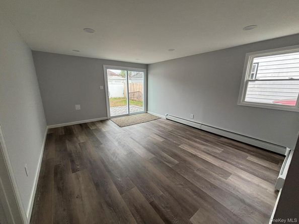 399 Hawthorne Avenue, Uniondale NY 11553