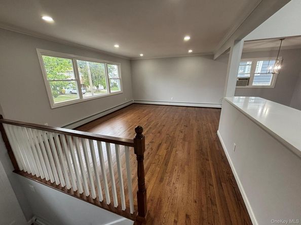 399 Hawthorne Avenue, Uniondale NY 11553
