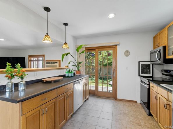 290 5th Street, East Northport NY 11731