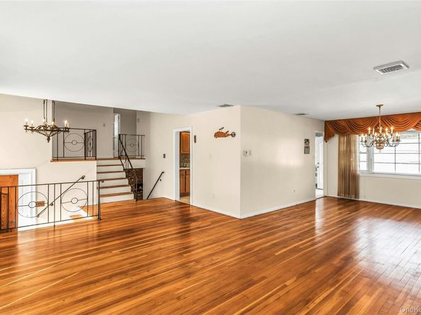708 Salisbury Park Drive, Westbury NY 11590