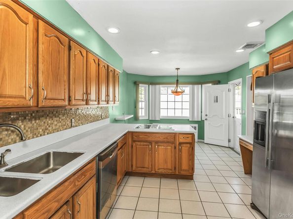 708 Salisbury Park Drive, Westbury NY 11590