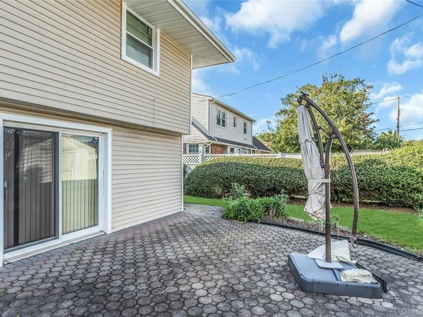 708 Salisbury Park Drive, Westbury NY 11590