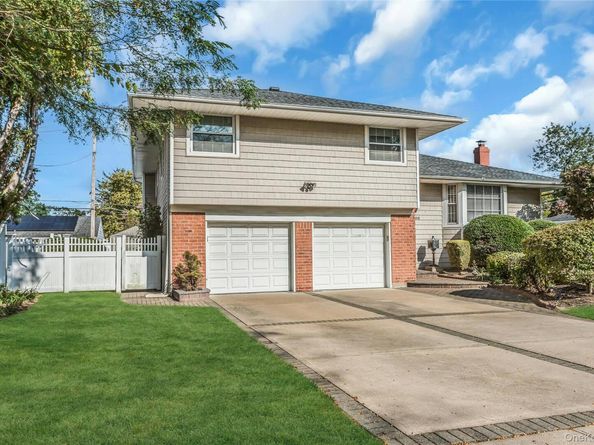708 Salisbury Park Drive, Westbury NY 11590