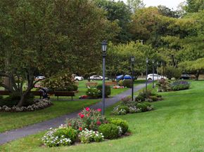 8 Bryant Crescent 1B, White Plains NY 10605