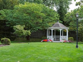 8 Bryant Crescent 1B, White Plains NY 10605