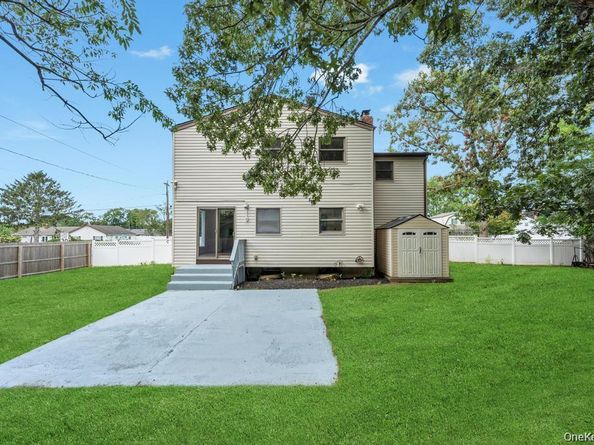 49 Bellwood Avenue, South Setauket NY 11720