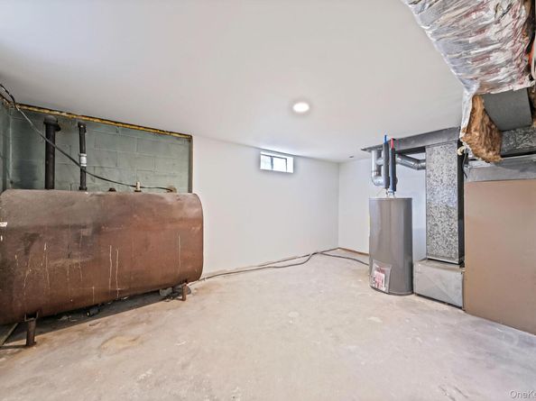 120 Manhattan Avenue, West Babylon NY 11704