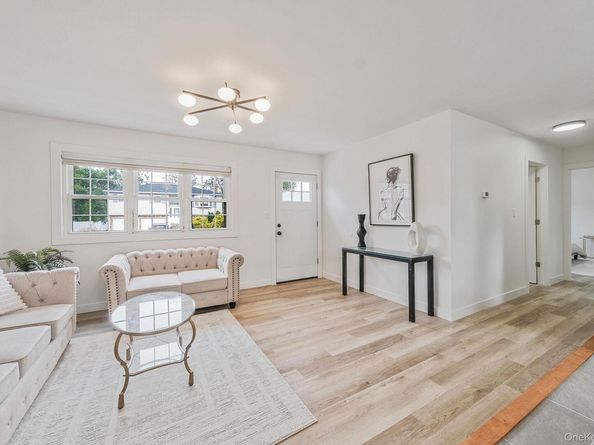 120 Manhattan Avenue, West Babylon NY 11704