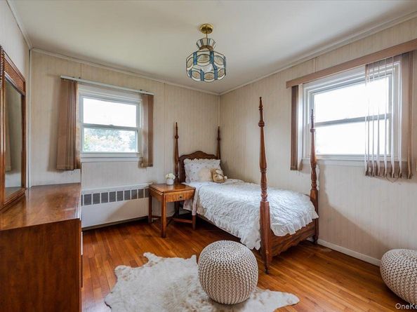 15 Hewmann Place, Bethpage NY 11714