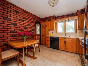 15 Hewmann Place, Bethpage NY 11714