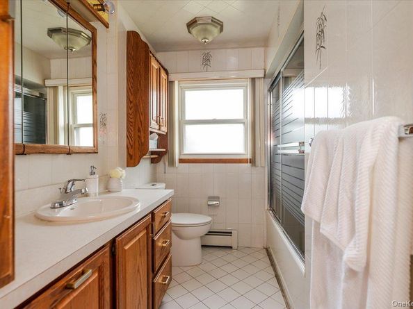 15 Hewmann Place, Bethpage NY 11714