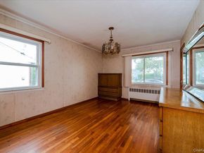15 Hewmann Place, Bethpage NY 11714