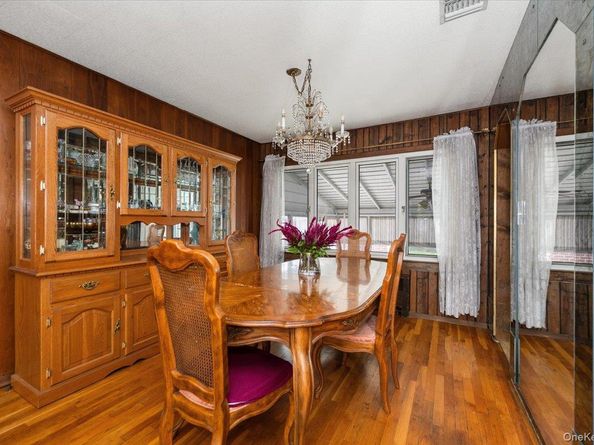 15 Hewmann Place, Bethpage NY 11714