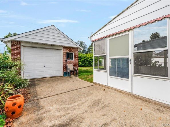 15 Hewmann Place, Bethpage NY 11714