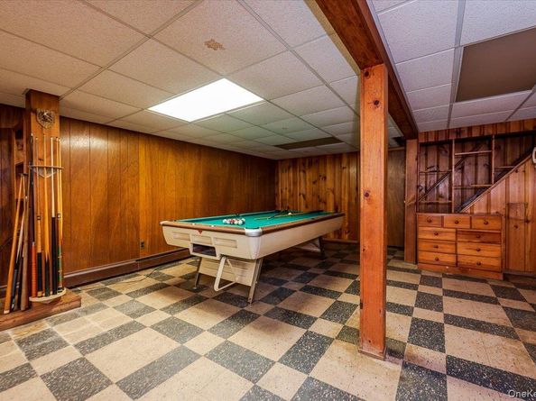 15 Hewmann Place, Bethpage NY 11714
