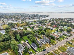 15 E Hamilton Avenue, Massapequa NY 11758