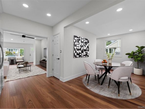 15 E Hamilton Avenue, Massapequa NY 11758