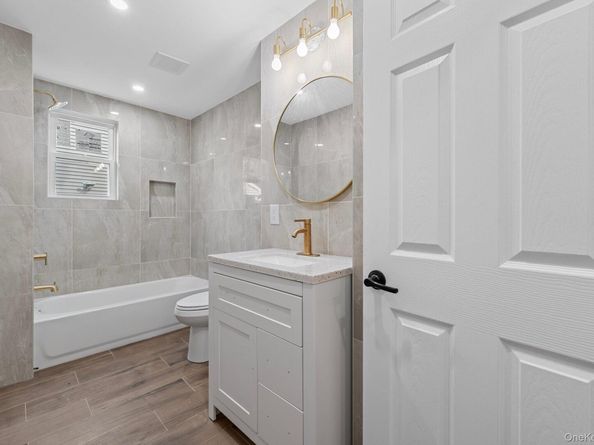 15 E Hamilton Avenue, Massapequa NY 11758