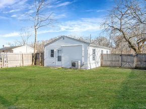 42 Oak Drive, Riverhead NY 11901