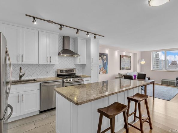 345 E 93rd Street 29D, New York (Manhattan) NY 10128