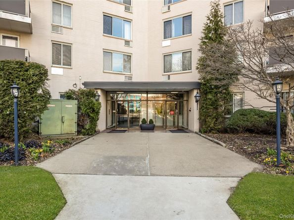 135 Post Avenue 1O, Westbury NY 11590