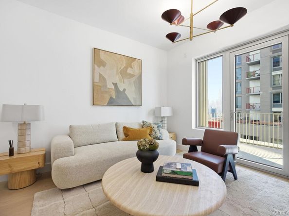 24-01 Queens Plaza N 206, Long Island City NY 11101