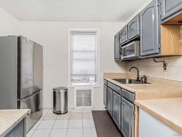 42 Pine Street 3M, Yonkers NY 10701
