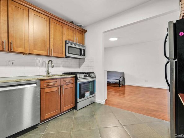 150-29 72nd Road 4H, Flushing NY 11367