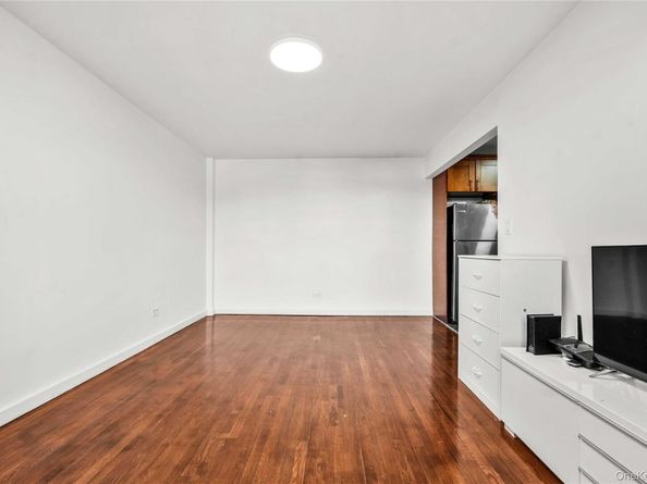 150-29 72nd Road 4H, Flushing NY 11367