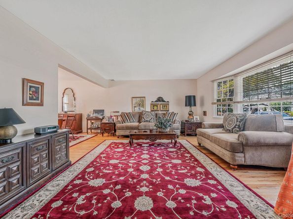 4090 Sherrey Court, Seaford NY 11783