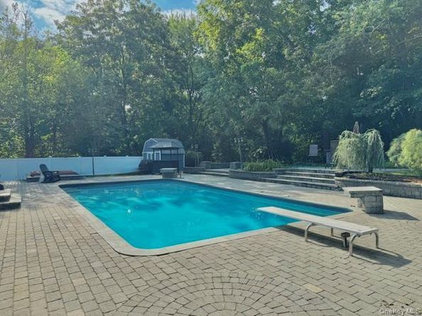4 Halliday Road, Coram NY 11727