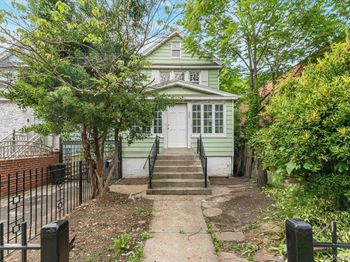 1909 Lacombe Avenue