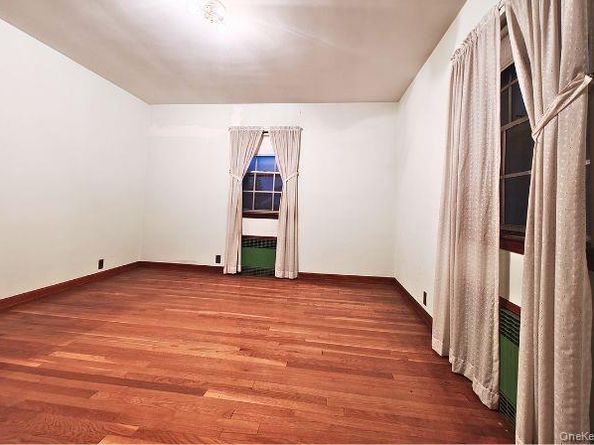 14922 32nd Avenue, Flushing NY 11354