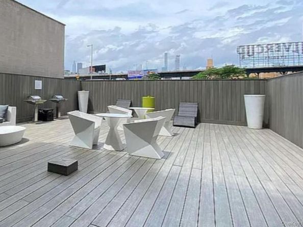 2412 42nd Road 6C, Long Island City NY 11101
