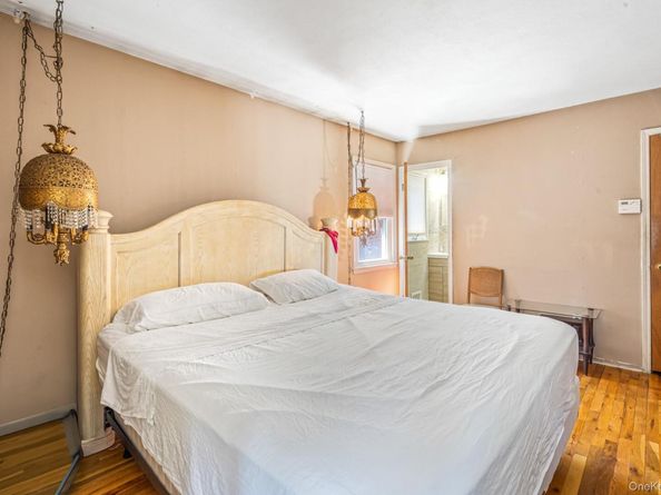 14-07 158th Street, Beechhurst NY 11357