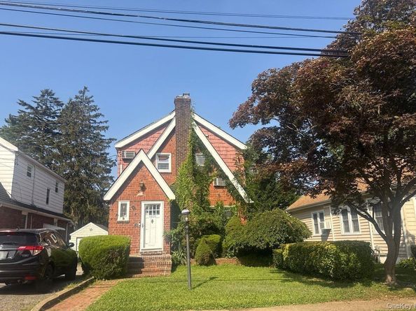 1900 Carleton Place, Baldwin NY 11510