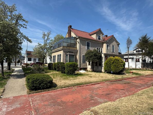 19404 NW 110th Road, Saint Albans NY 11412