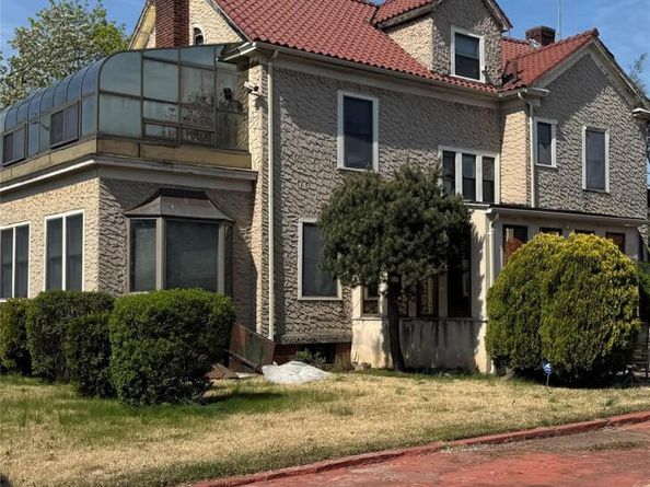 19404 110th Road, Saint Albans NY 11412